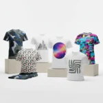 Renkli baskılı tişörtlerin sergilendiği yaratıcı bir koleksiyon